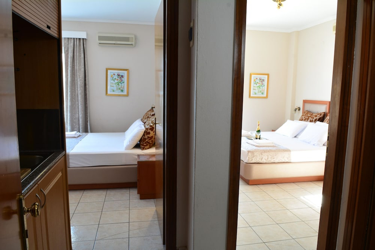 Others 2, Hotel Hermes, Central Macedonia