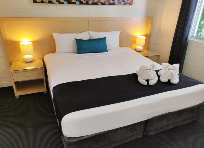 Bedroom 2, Coconut Grove Holiday Apartments, Coconut Grove