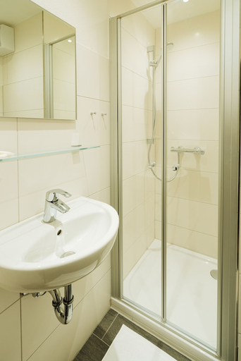 Bathroom, Hotel Reiter Bräu, Erding