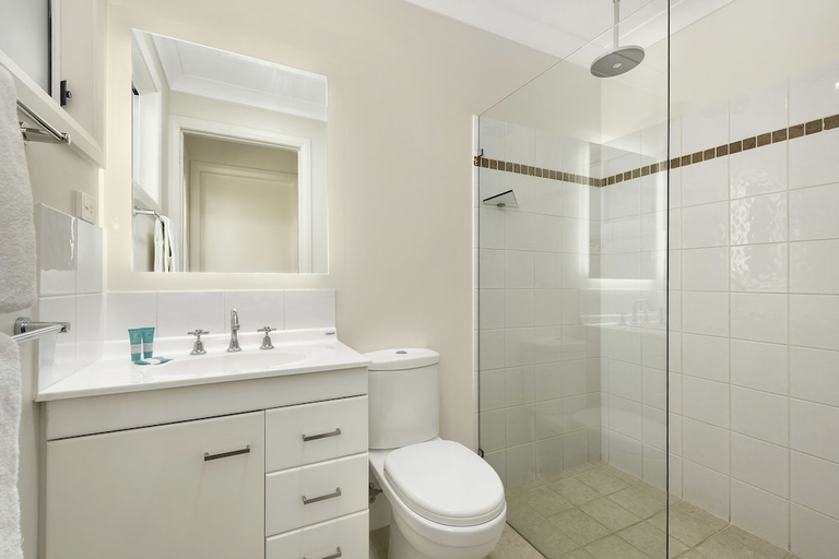 Bathroom 4, Flynns on Surf, Port Macquarie-Hastings - Pt A