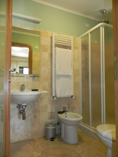 Bathroom 3, Albergo Poggio Bertino, Grosseto