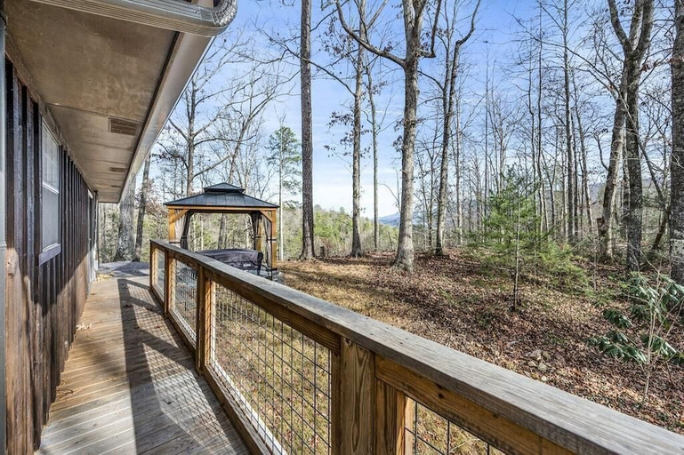 Property grounds 2, Grassy Paradise, Sevier