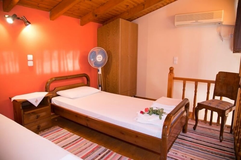 Bedroom 2, Almyros Studios & Apartments, Ionian Islands