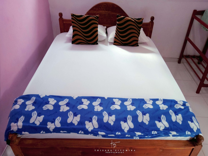 Bedroom 4, Takeshi inn, Dambulla