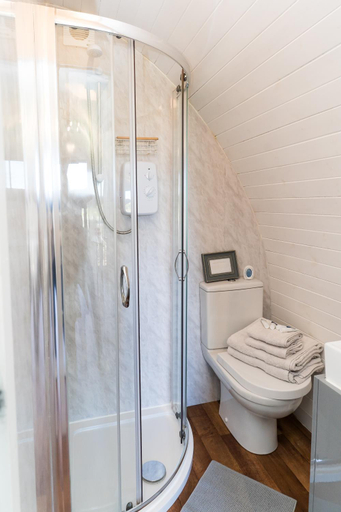 Bathroom, Jerusalem Farm Pods, East Lothian