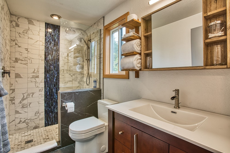 Bathroom 4, Sehome Garden Inn, Whatcom