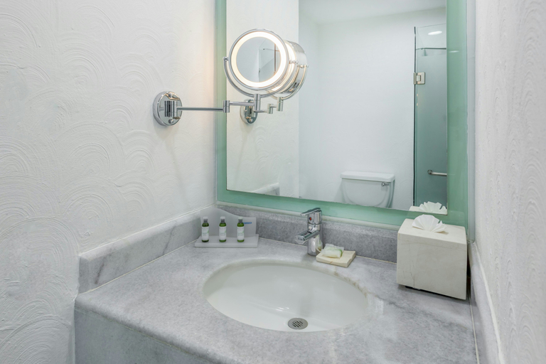 Bathroom 5, Garden Colima, Colima