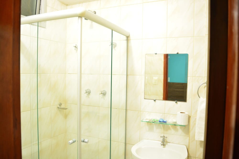 Bathroom 3, Hotel Faenician, Aparecida