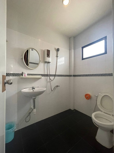 Bathroom 3, S Ville Resort, Muang Uthai Thani