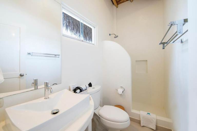 Bathroom, Qalma Punta Sal, Contralmirante Villar