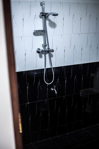 Bathroom, Hotel Lagoonvilla, Hikkaduwa