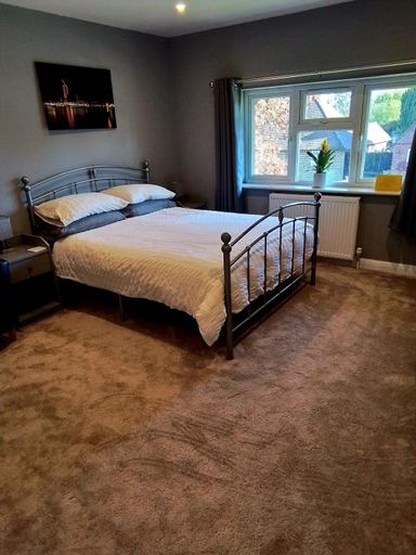 Bedroom 2, Large double room with spacious ensuite, West Sussex