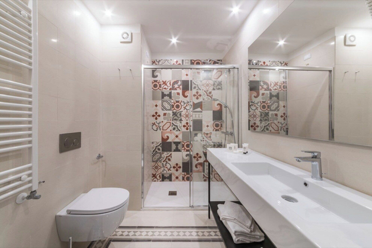 Bathroom 3, Dolcevita Apartments, Roma