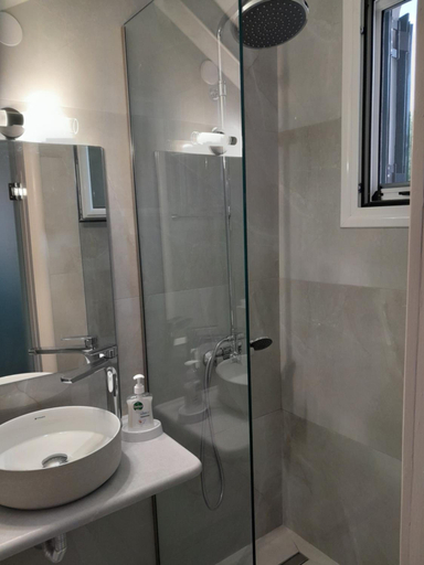 Bathroom 3, Potamos Apartments, Ionian Islands