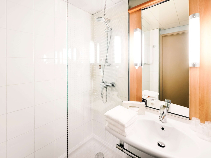 Bathroom 5, McDreams Hotel Stuttgart-City, Stuttgart