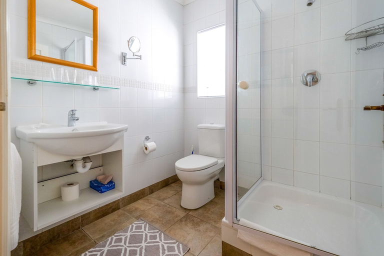 Bathroom 4, No. 10 Caledon Street Guest House, Eden