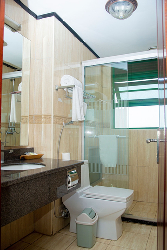 Bathroom, Highlands Suites Hotel, Gasabo