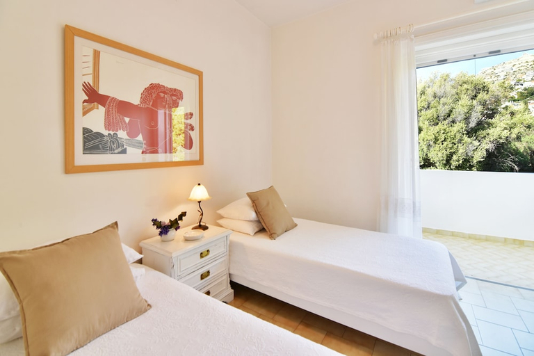 Others 5, Villa Noa, Attica
