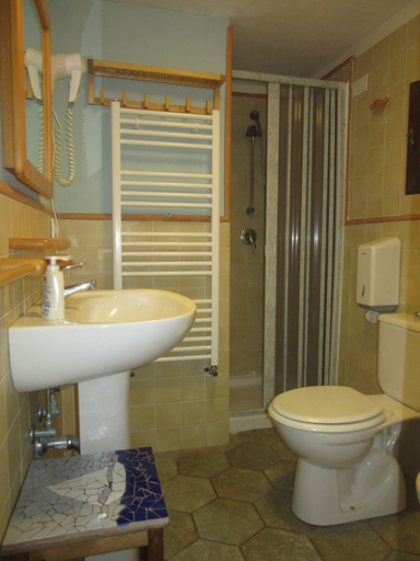 Bathroom 5, Borgo Di Campi, La Spezia