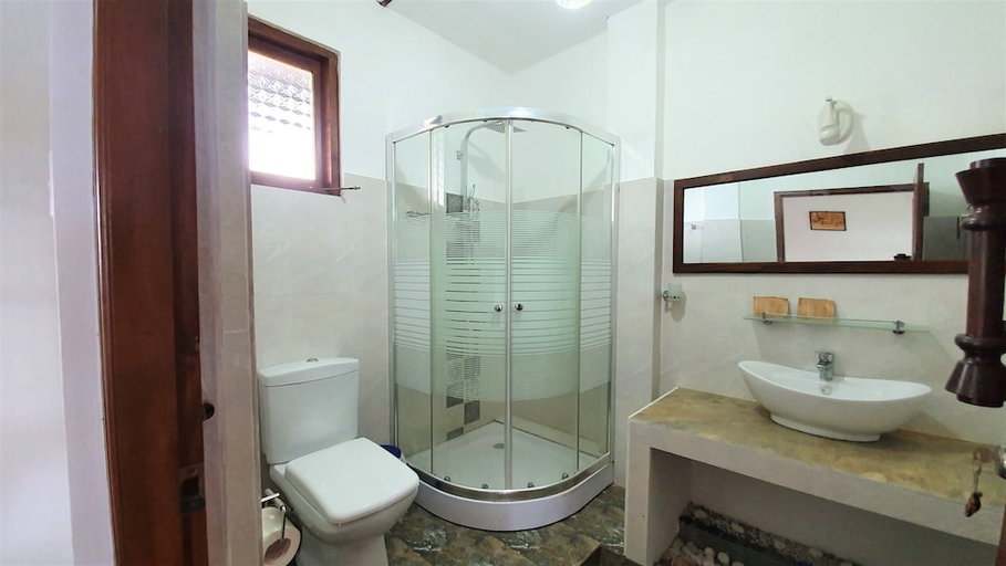 Bathroom 3, Dhammika Magic Palace, Kalutara