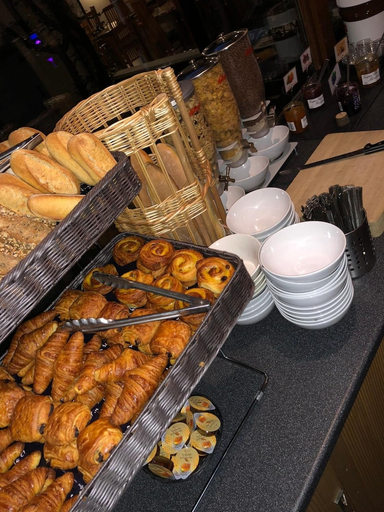 Food & Drinks