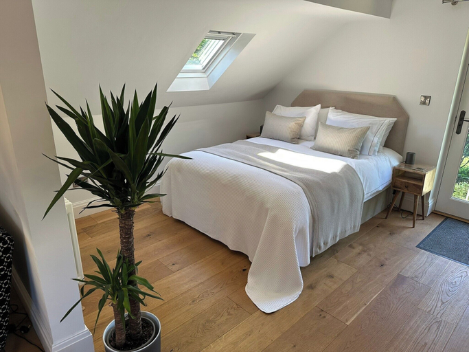 Room 5, Hope Valley - Studio - Sleeps 2 - Parking, Derbyshire