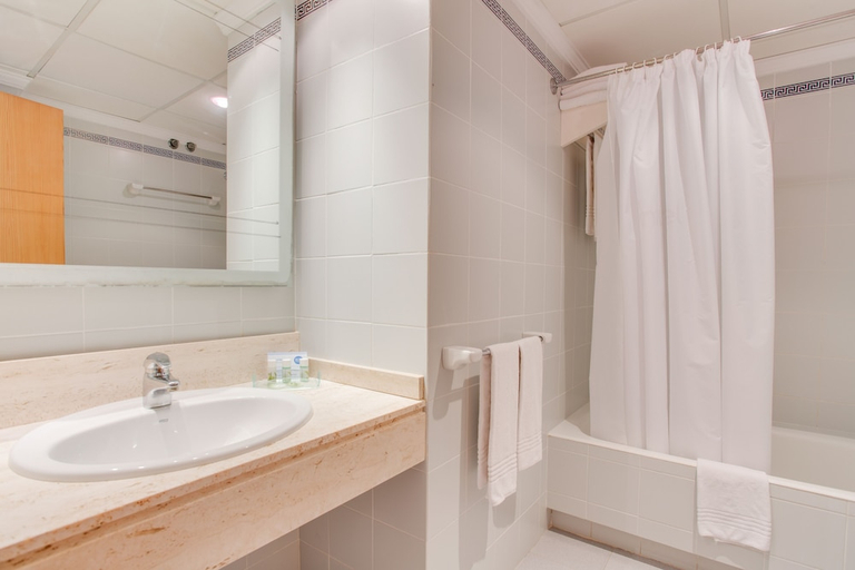Bathroom 3, Inturotel Cala Azul Garden, Baleares