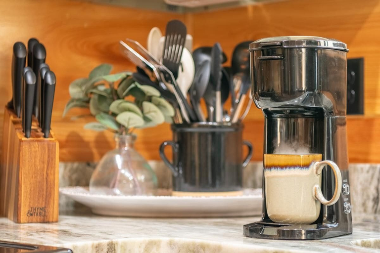 Coffee and/or coffee maker, Hawks Nest, Sevier