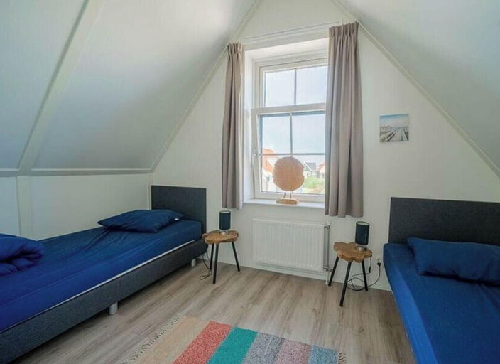 Room 4, Holiday Home in Uitdam With Terrace, Waterland