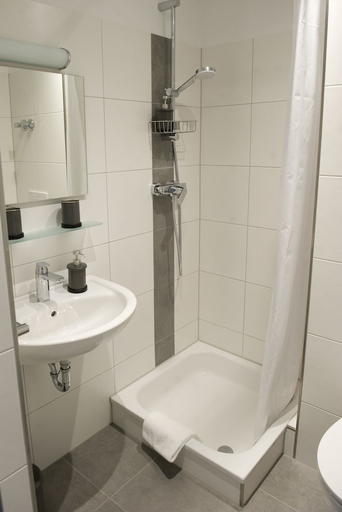 Bathroom, Hotel Central Wesseling, Rhein-Erft-Kreis