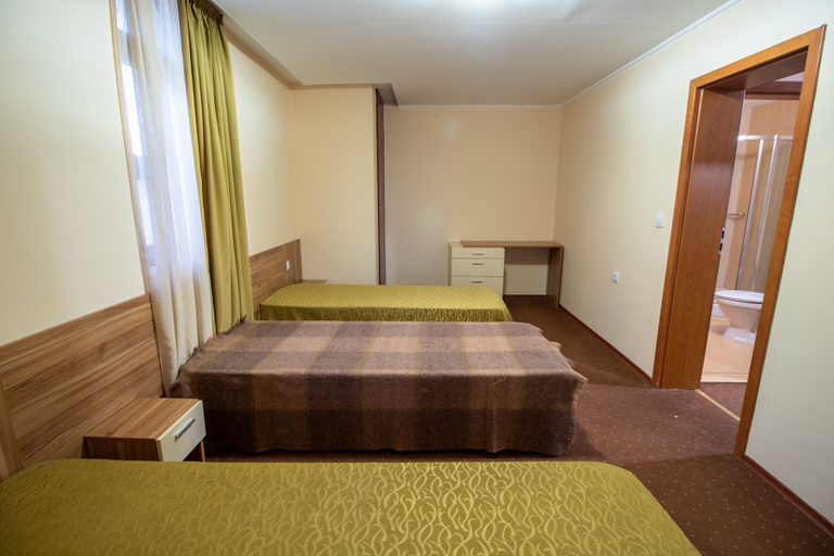 Bedroom 2, 2 Bedroom, 2 Showeroom Villa Suitable for a Family Skication and Remote Working, Smolyan