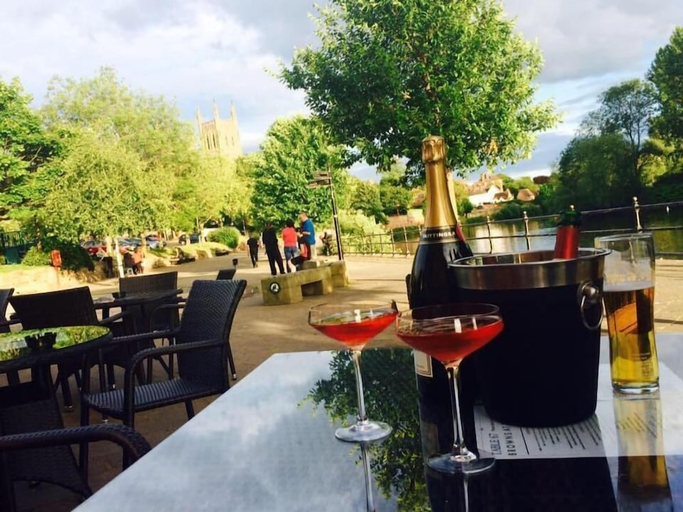 Food & Drinks 4, Boutique By Browns, Worcestershire