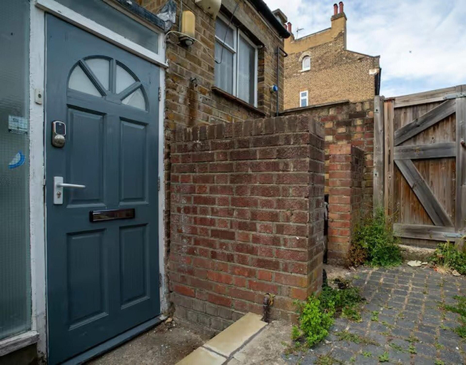 Exterior detail, Basement Flat Sleeps 3 With Patio, London