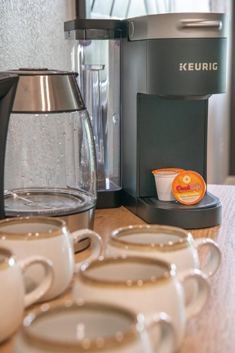 Coffee and/or coffee maker, Adventure Lodge, Sevier