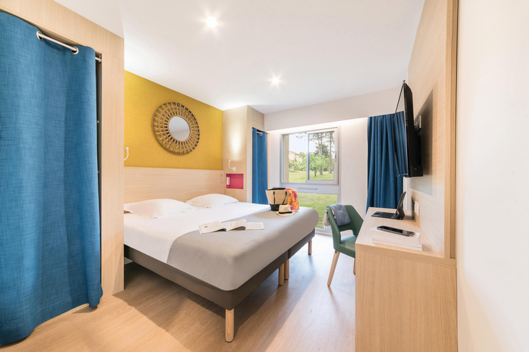 Bedroom 4, L'Isle-sur-la-Sorgue "Domaine de Mousquety", Vaucluse
