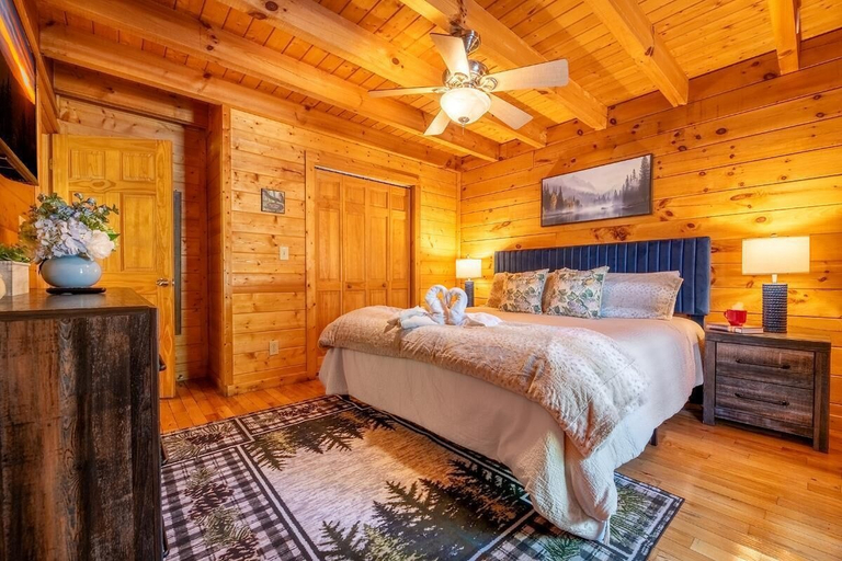 Room 3, Owl Be Back, Sevier