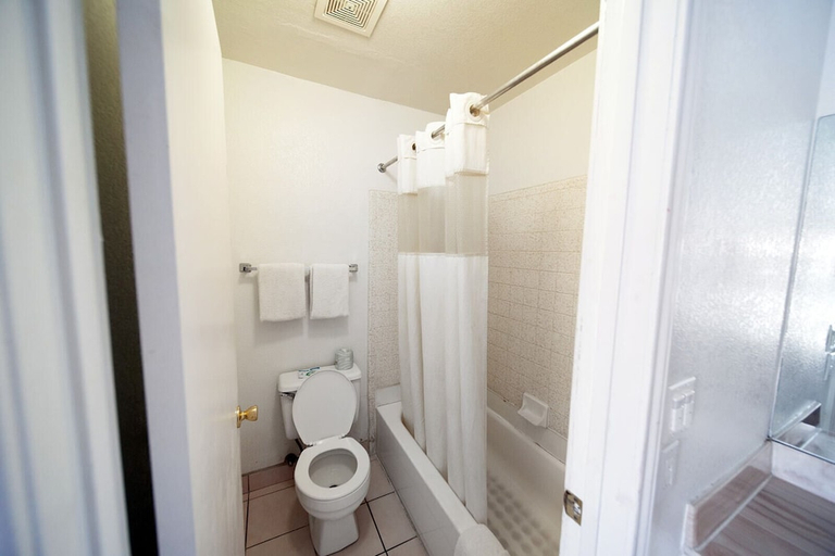 Bathroom 3, Superior Suites Phoenix Mesa, Maricopa