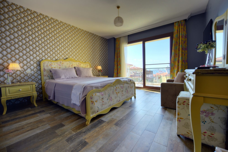 Bedroom 4, Nilufer Otel - Adult Only, Ayvalık