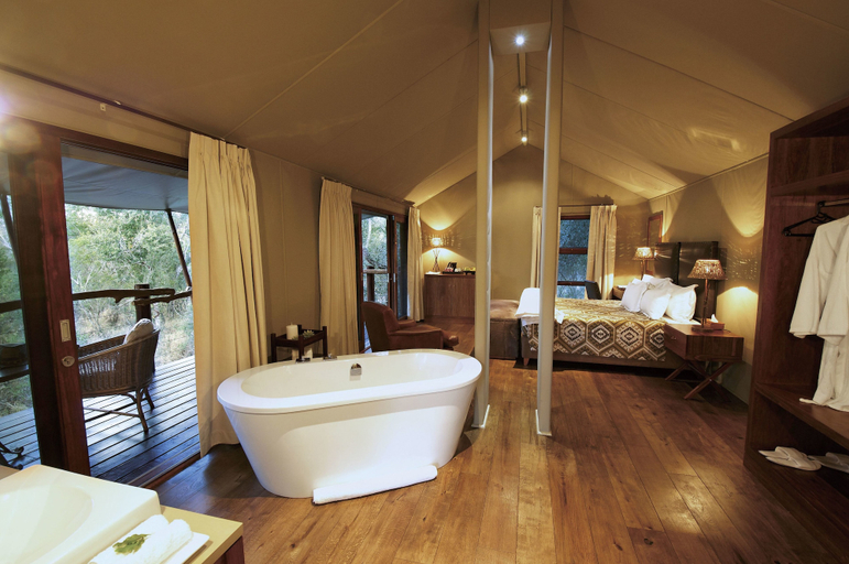 Bathroom 3, Kapama Buffalo Camp, Mopani