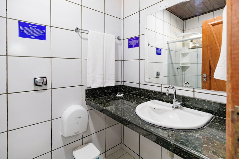 Bathroom 3, Hotel Casa Blanca Porto Seguro, Porto Seguro