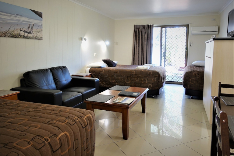 Bedroom 3, Pacific Palms Motor Inn, Maroochy - Coastal North