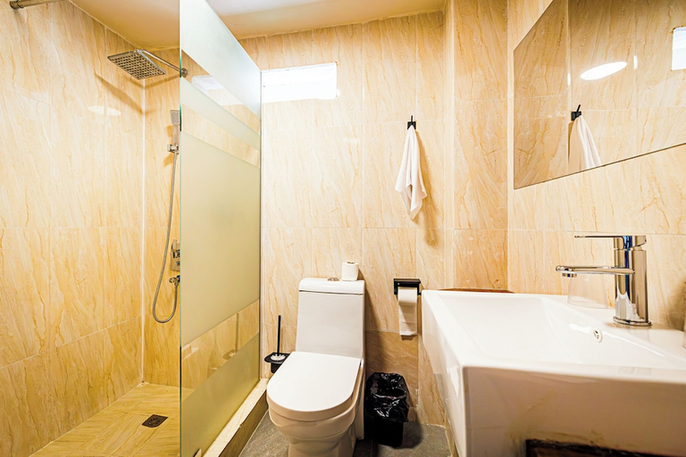 Bathroom 3, Palm Beach Resort, Kanifing