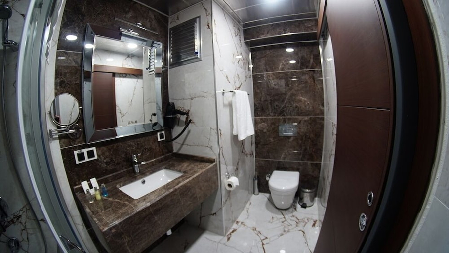 Bathroom 5, Kahra Otel, Suluova