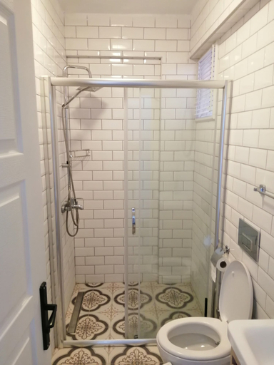 Bathroom 5, Elvin Bozcaada, Bozcaada