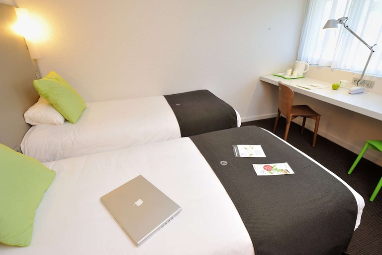 Bedroom 2, Campanile Bourg En Bresse Viriat Hotel, Ain