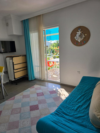 Others 5, Elfida Apart, Datça