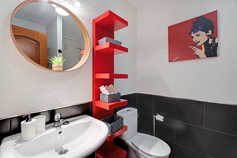 Bathroom, Charming 2-bedroom Apartment With Ocean Views in Adeje, Santa Cruz de Tenerife