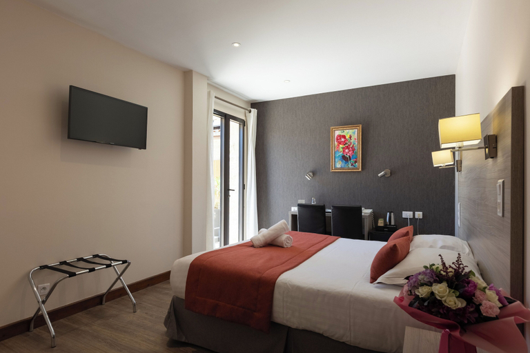 Bedroom 3, L'Oustal de Vezac, Dordogne