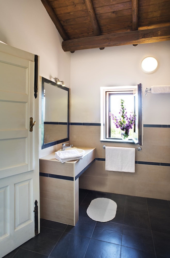Bathroom, Tenuta San Michele, Catania