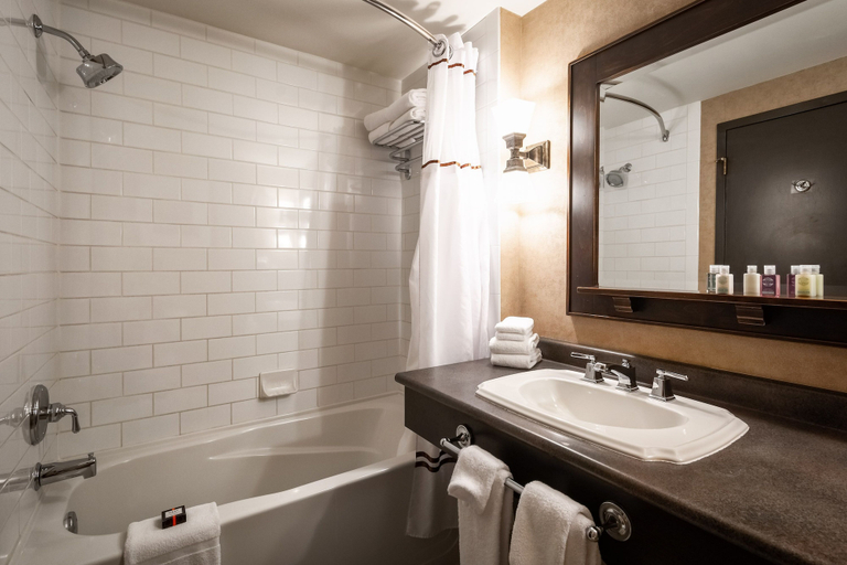 Bathroom 4, Whistler Blackcomb Lodge, Squamish-Lillooet